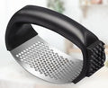 Garlic Press,Stainless Steel Garlic Mincer Crusher,Ergonomic Handle,Easy to Use,Easy to Clean,Effort-Saving Kitchen Gadgets-Black