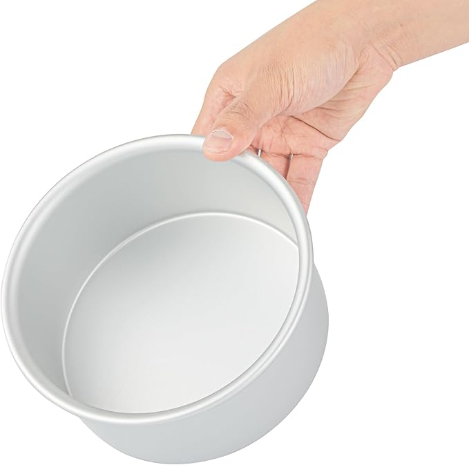 Restaurantware-Met Lux 6 x 3 Inch Straight-Sided Baking Tin, 1 Round Cake Pan - Oven-Ready, Freezable, Anodized Aluminum Round Baking Pan, Greaseproof, For Layer Birthday Cake