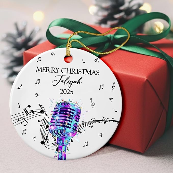 Customized Microphone Recording Ceramic Ornament, Personalized Year Text Name Microphone Lover Ornaments Gift for Women Men Inger Vocalist Musical, Unique Vocals Microphone Ceramic Xmas Ornament 2025