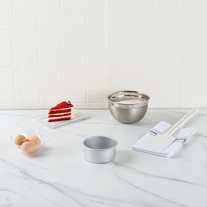 Restaurantware-Met Lux 4 x 2 Inch Straight-Sided Baking Tin, 1 Round Cake Pan - Oven-Ready, Freezable, Anodized Aluminum Round Baking Pan, Greaseproof, For Layer Birthday Cake