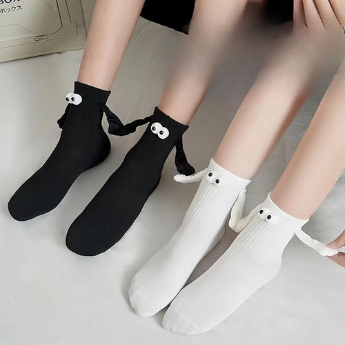 2 Pairs Magnetic Holding Hands Socks Funny Couple Gifts, Best Friend, Engagement, Anniversary, Teens Gag Cute Weird Stuff