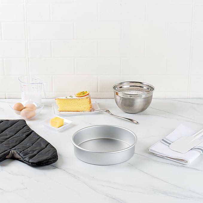 Restaurantware-Met Lux 8 x 2 Inch Straight-Sided Baking Tins, 12 Round Cake Pans - Oven-Ready, Freezable, Anodized Aluminum Round Baking Pans, Greaseproof, For Layer Birthday Cakes