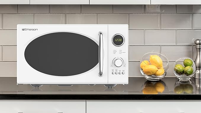 Emerson MWRG0901W 0.9 Cu. Ft. Retro Microwave with 1,000W Grill Function, 800W Cooking Power, LED Display, 5 Power Levels, 8 Auto Menus, Glass Turntable, Child Lock, White Countertop Design
