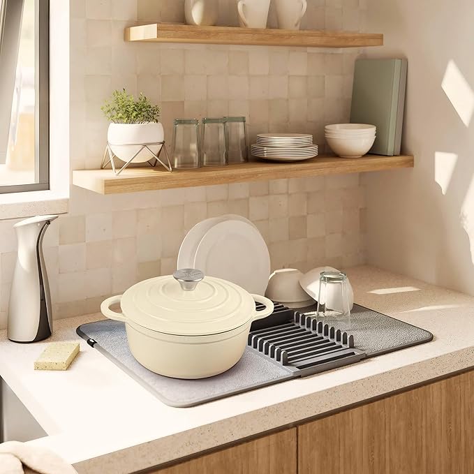 Trustmade 4.5 QT Cast Iron Dutch Oven, Enamel Coated Cookware Pot with Self Basting Lid for Home Baking, Braiser, Cooking, White