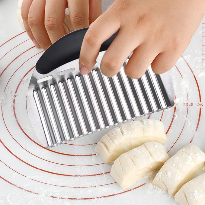 JAYVAR Large Crinkle Cutter French Fry Cutter, Large Crinkle Potato Slicer Wavy Chopper, Stainless Steel Wavy Slicer Crinkle Cutting Chopping Tools with Handle for Carrot Vegetable