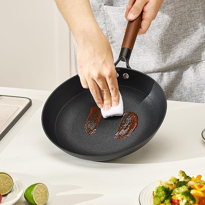 VEVOR Cast Iron Skillet, 3-Piece Frying Pan Set (8, 10, 12 in), Nonstick Skillets with Detachable Wood Handle, Pre-Seasoned Chef's Pan, Kitchen Cookware for Gas, Electrical, and Induction, Black