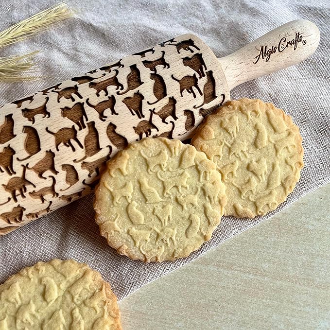 KITTY Embossing Rolling Pin Wooden Embossing Rolling Pin With Cats cookies decoration birthday gift